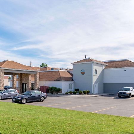 Quality Inn Fairborn Exterior photo