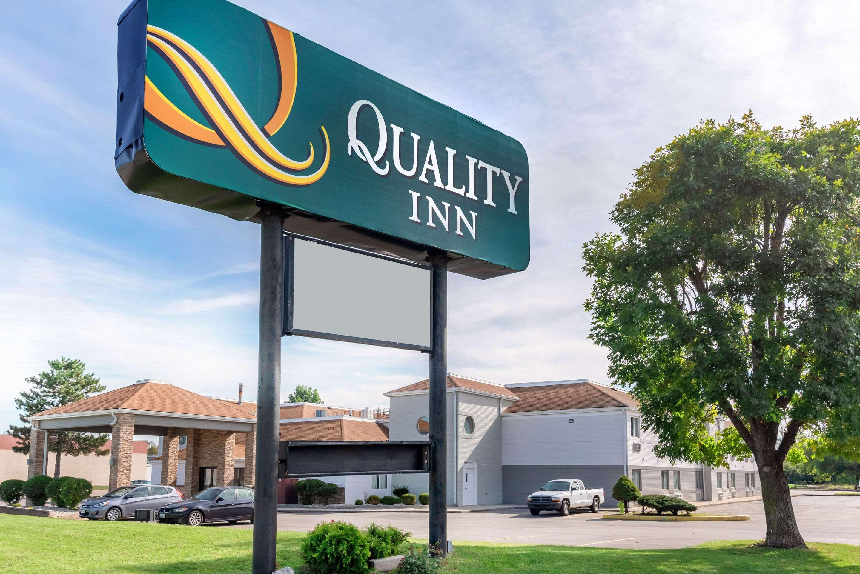 Quality Inn Fairborn Exterior photo