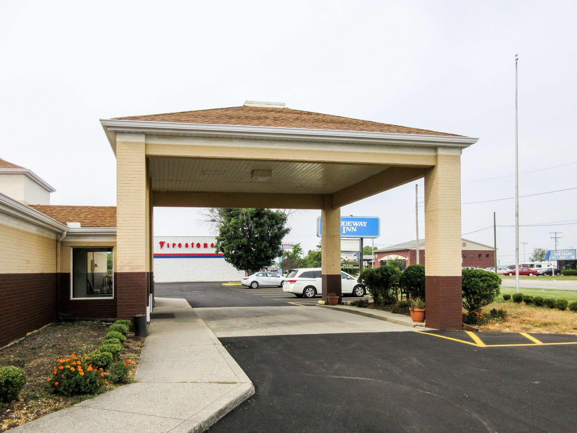 Quality Inn Fairborn Exterior photo